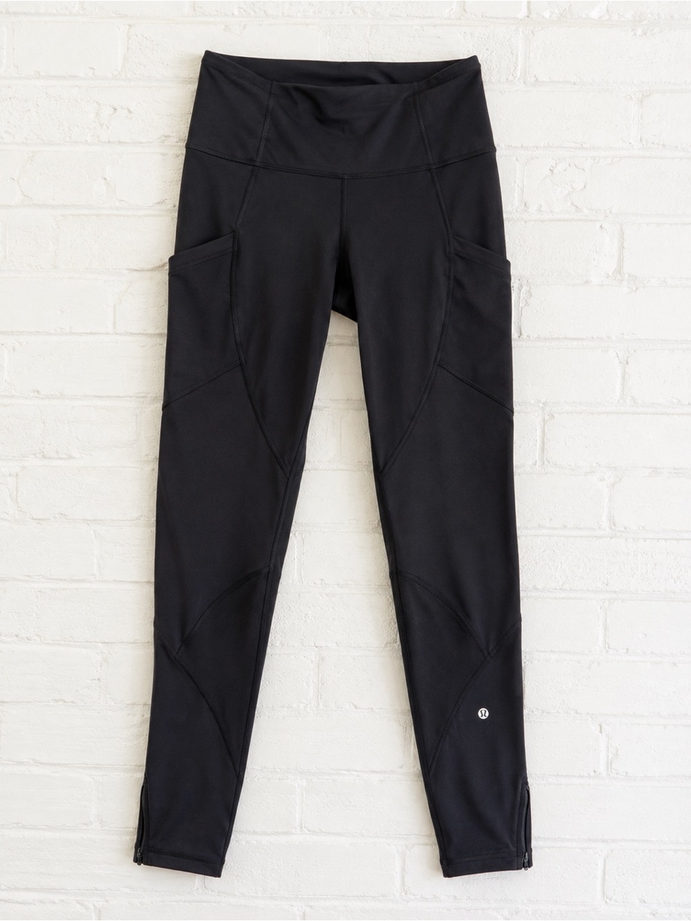 Lululemon Athletica Black mesh panel 7/8 length tights Leggings